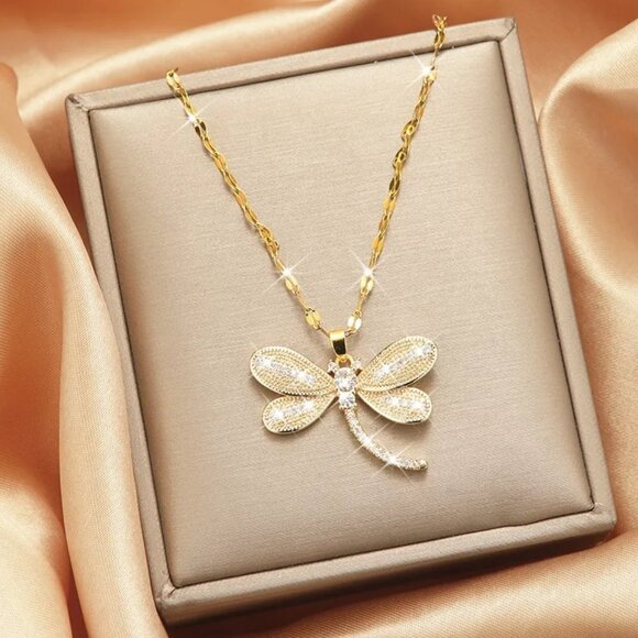 Cubic Zirconia Balloon Dragonfly Pendant Gold Plated Necklace NEW - Picture 1 of 2